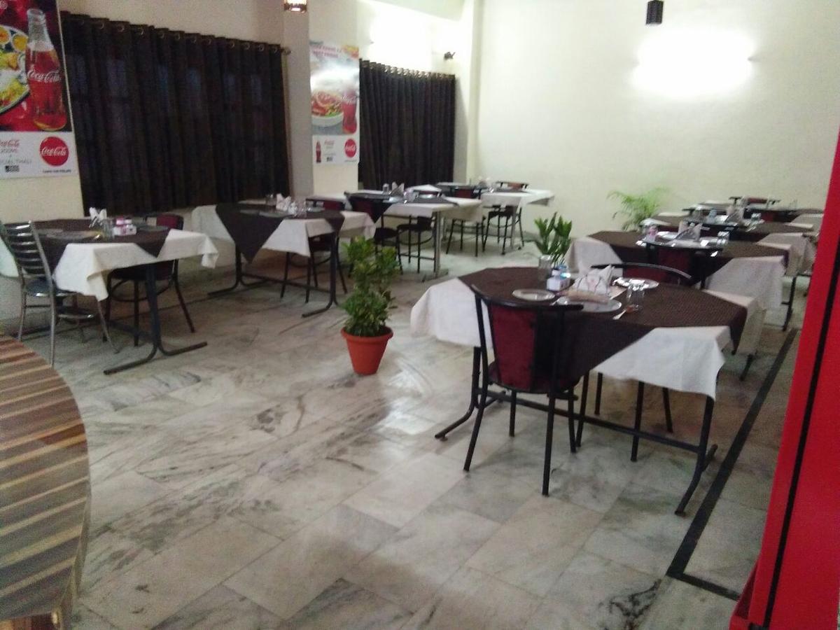 Hotel Samridhi Palace Juhi Bari Exterior foto